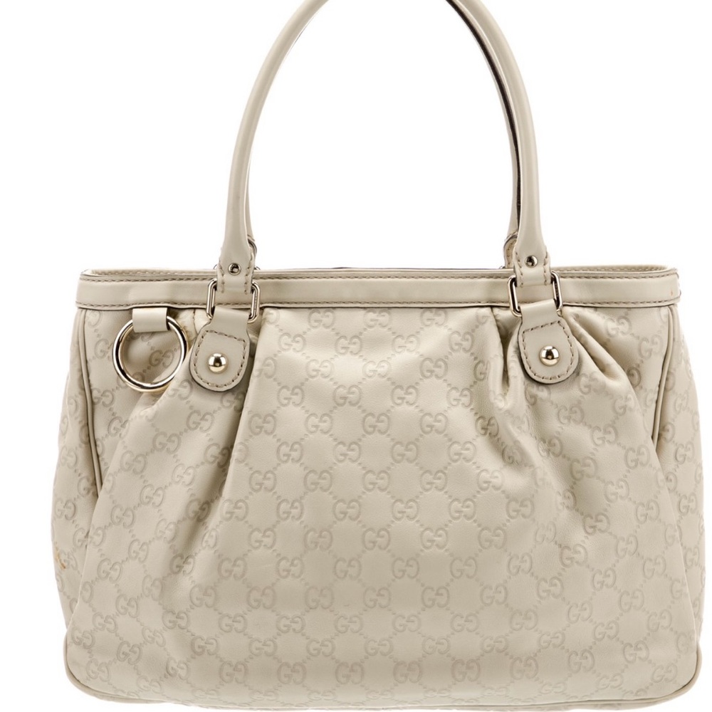 Gucci Signature GG Medium Sukey